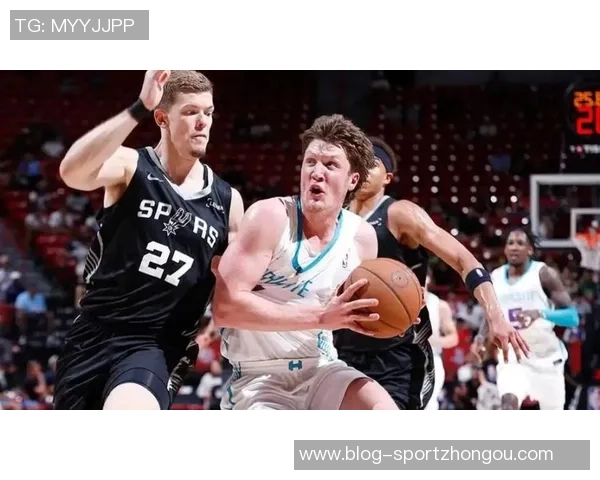 黄蜂主帅称先发防守奠定基调传球流畅展现团队感染力